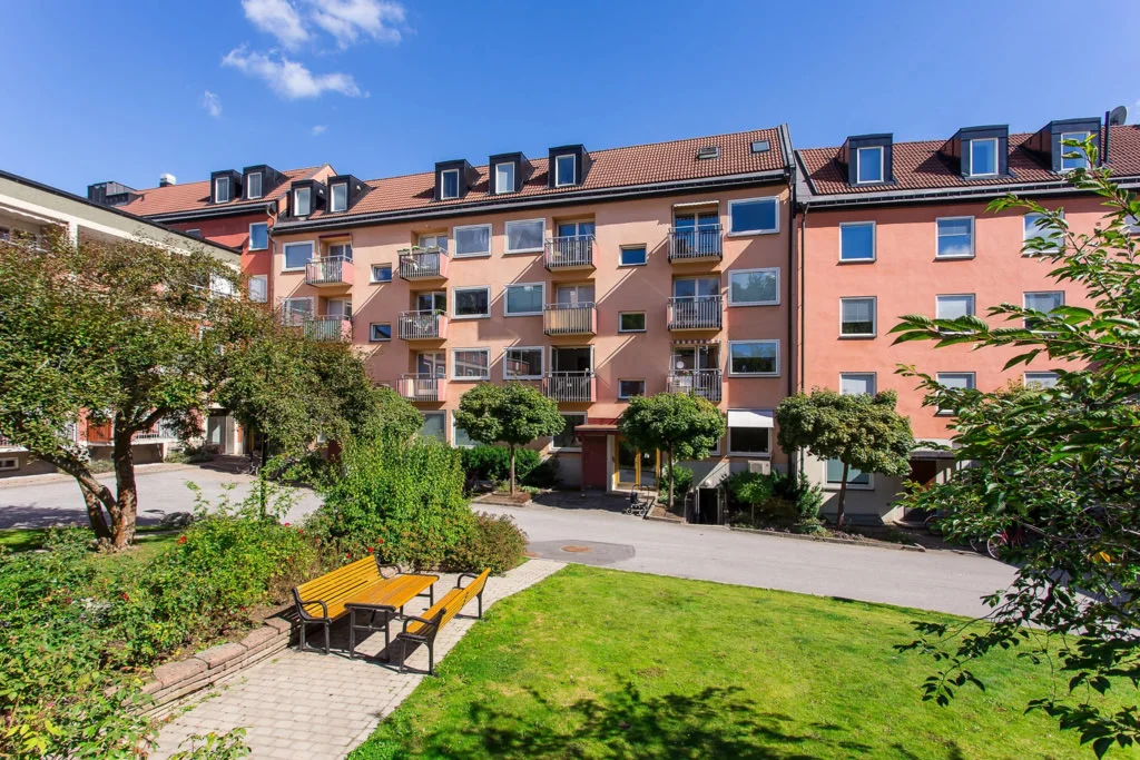 19. Sta╠elpelare ba╠erande konstruktion renoverad till BRF (1)